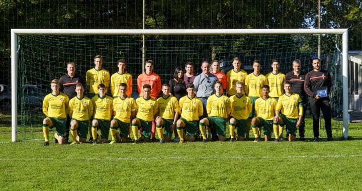 Eerste thuiswedstrijd U19 in nieuwe shirts!