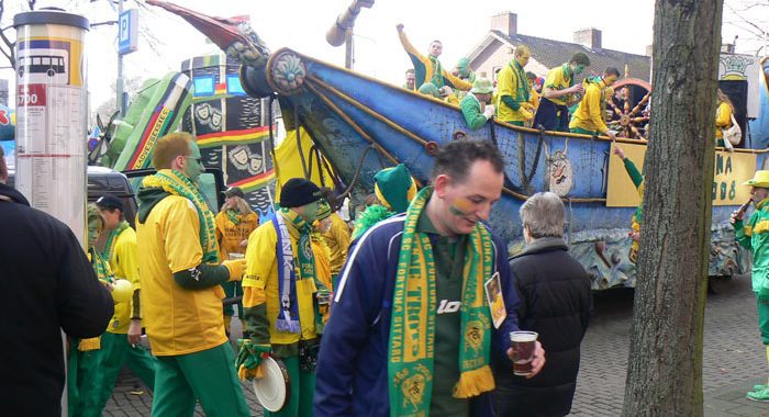 Vervroegd Carnaval in het supportershome!