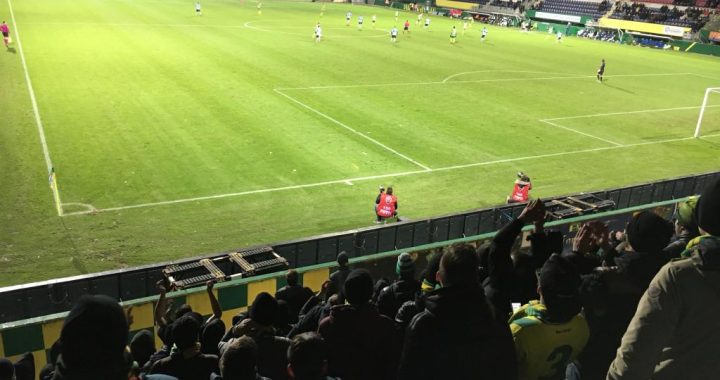 Ook deze scheids geeft kado weg: 1-1