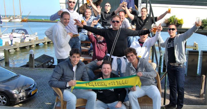 Supporters Fortuna maken wel indruk in Volendam