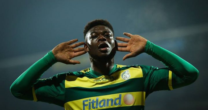 Junior tekent bij Aachen